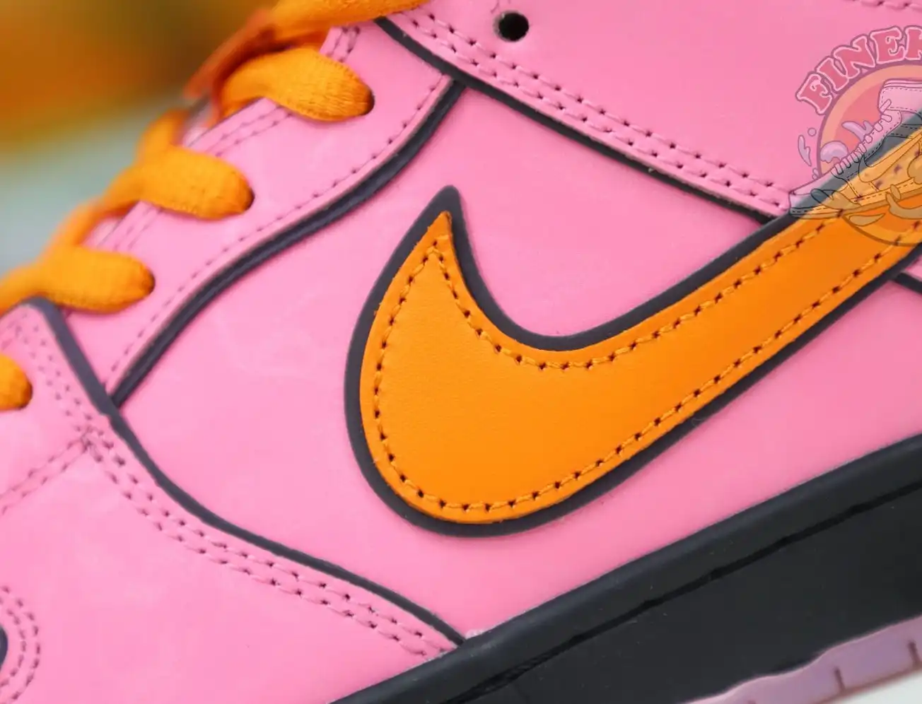 hype The Powerpuff Girls x Nike Dunk SB Low