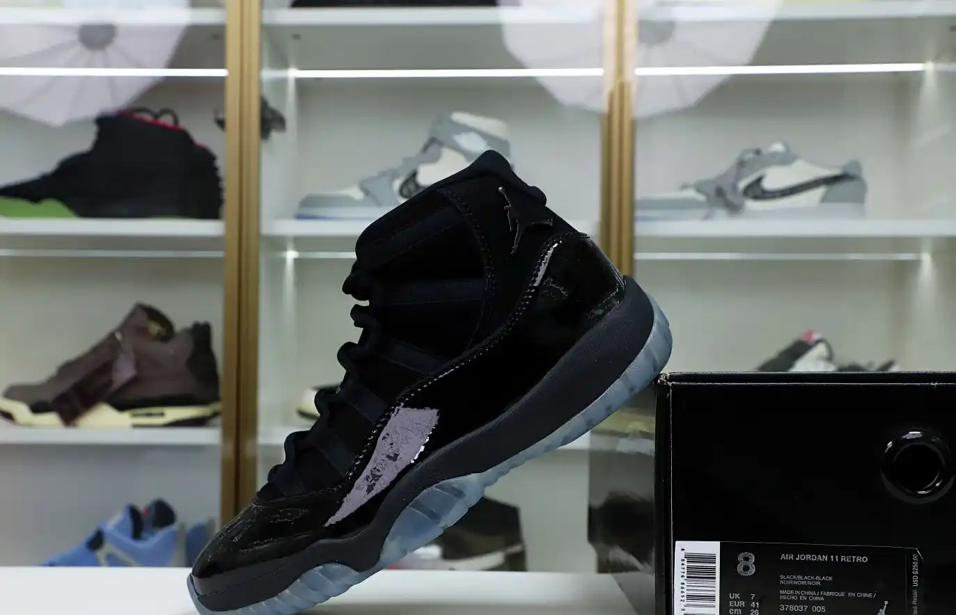 AIR JORDAN 11 RETRO 'CAP AND GOWN'