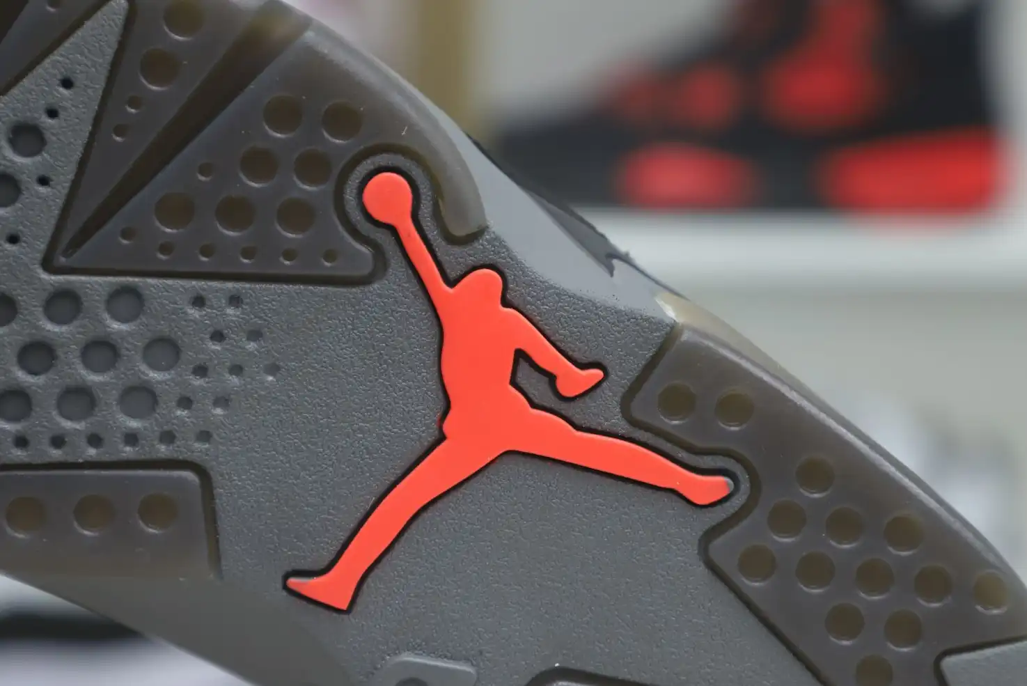 PARIS SAINT-GERMAIN X AIR JORDAN 6 RETRO 'IRON GREY'
