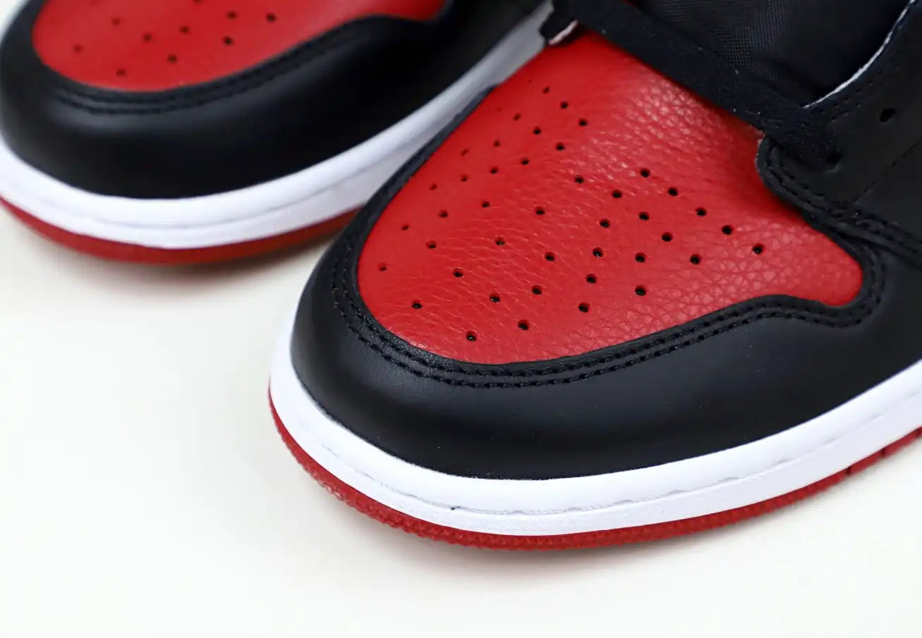 AIR JORDAN 1 RETRO HIGH OG 'BRED'
