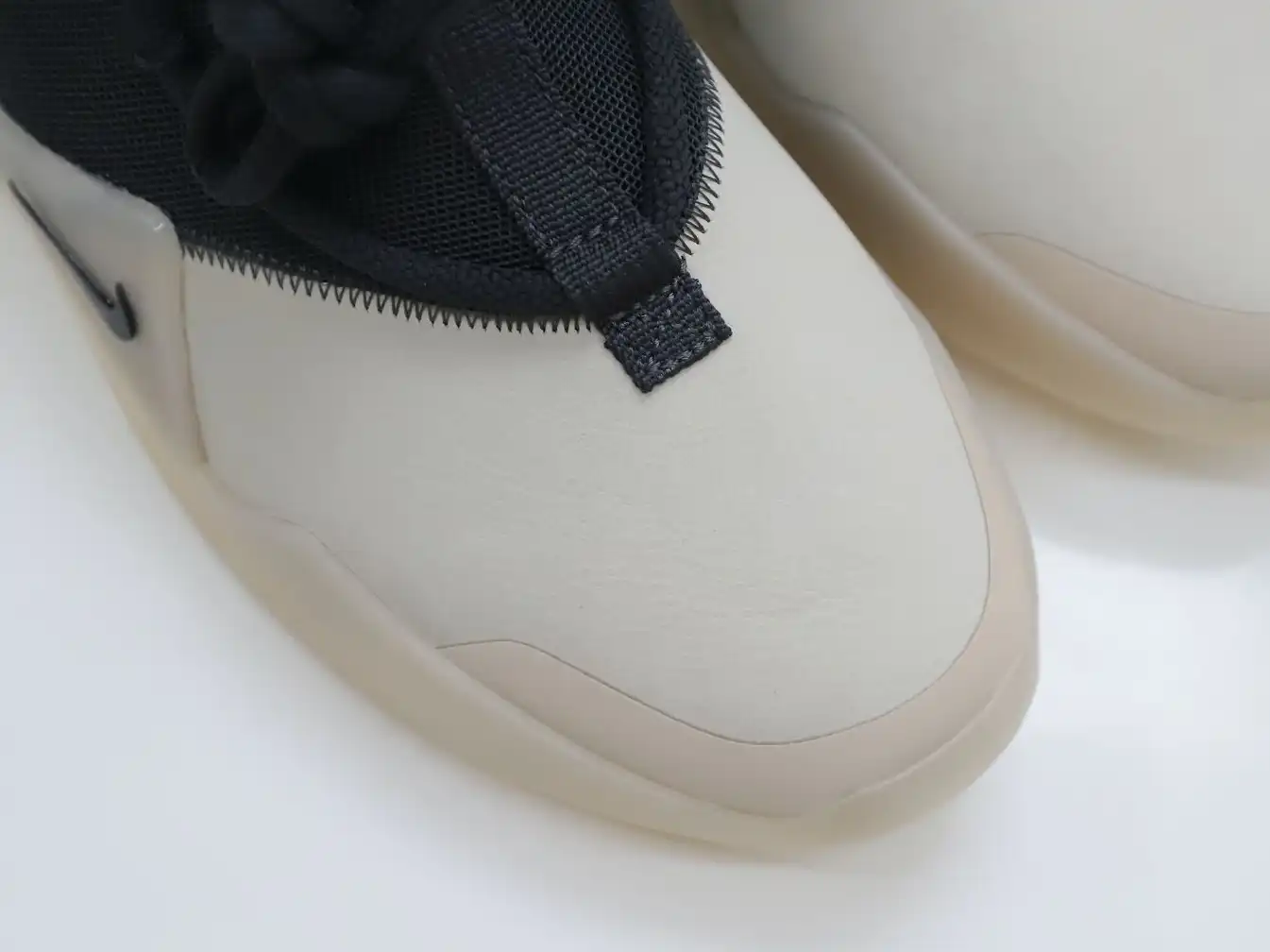 hype Nike Air Fear of God 1 string fog