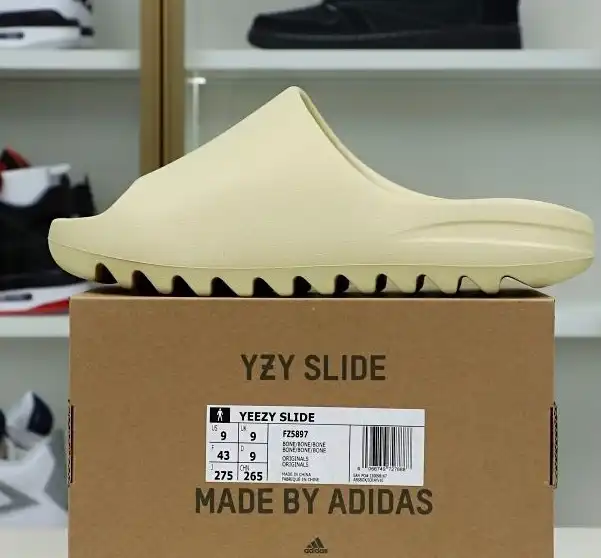 hype Yeezy Slide "bone" FZ5897