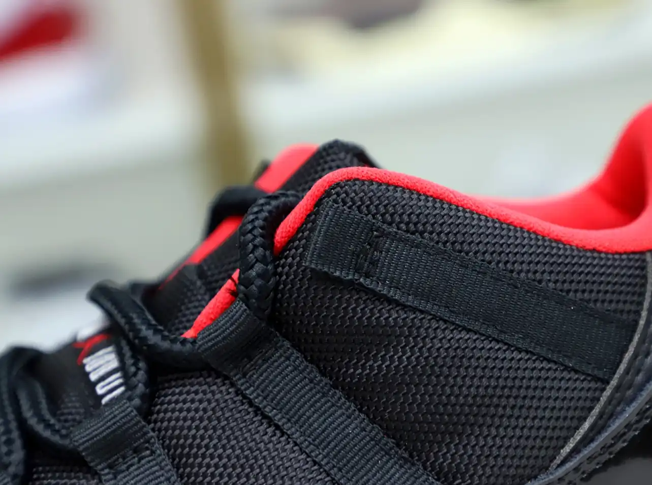 AIR JORDAN 11 RETRO BRED LOW