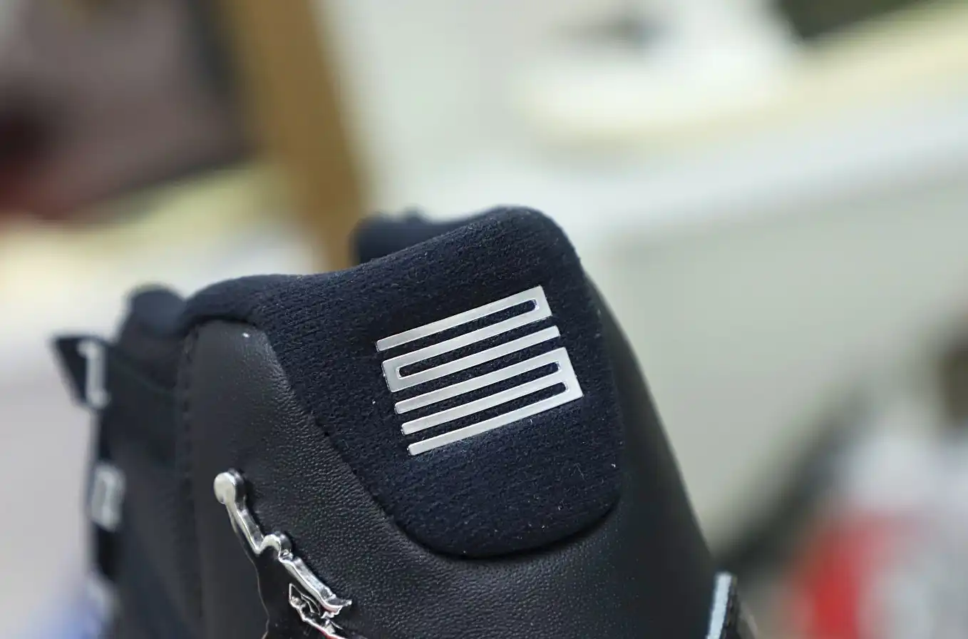 AIR JORDAN 11 RETRO 'JUBILEE   25TH