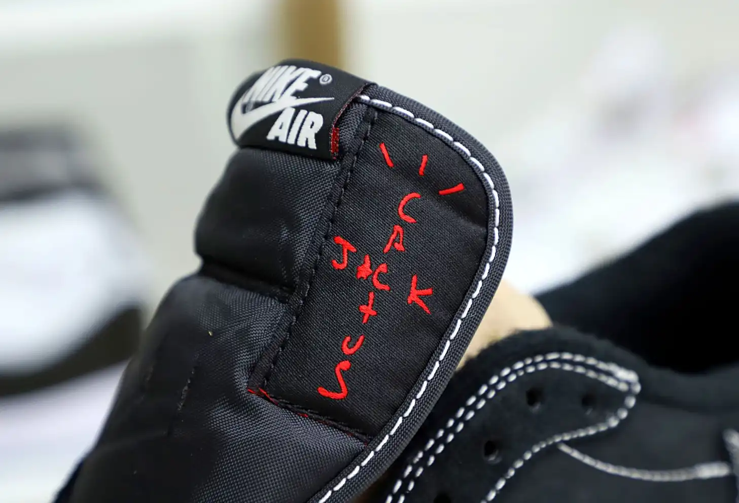 TRAVIS SCOTT X NIKE AIR JORDAN 1 LOW OG “BLACK PHANTOM”