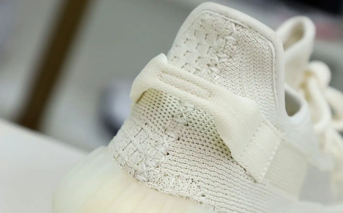 hype YEEZY BOOST 350 V2 “PURE OAT”