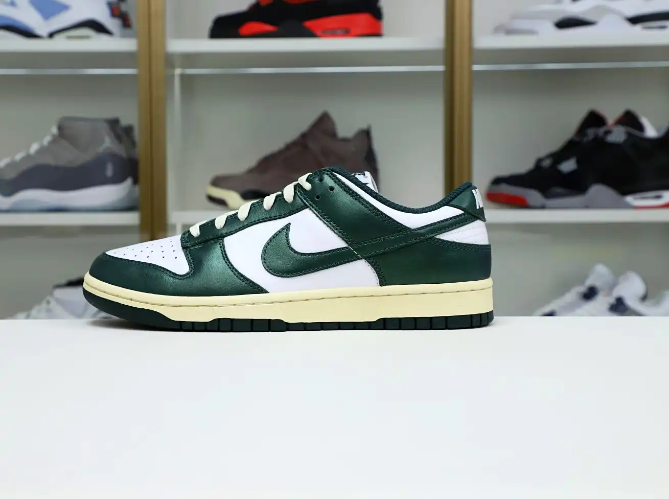 hype NIKE WMNS DUNK LOW 'VINTAGE GREEN'