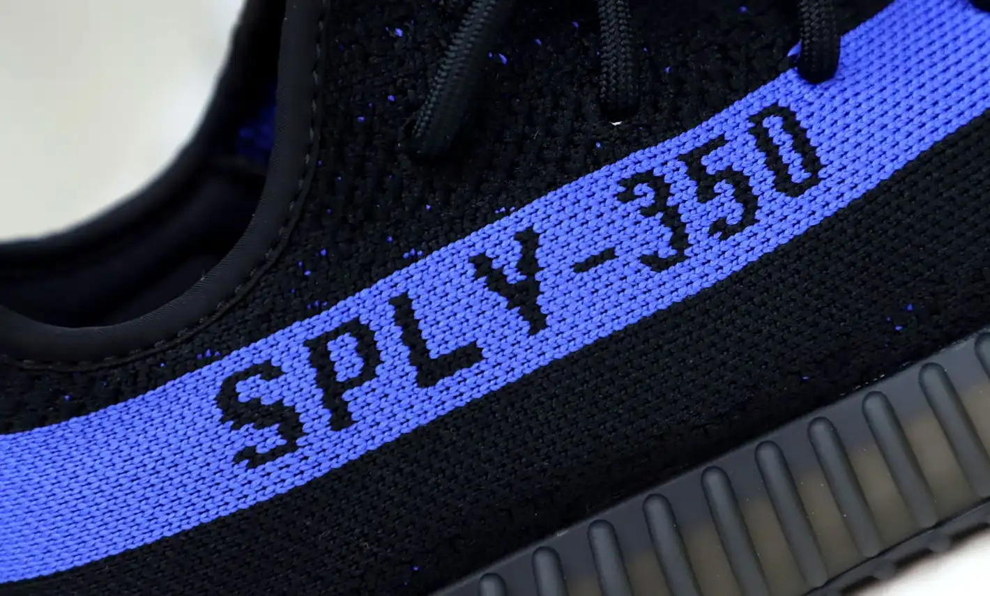 hype YEEZY BOOST 350 V2 'DAZZLING BLUE'