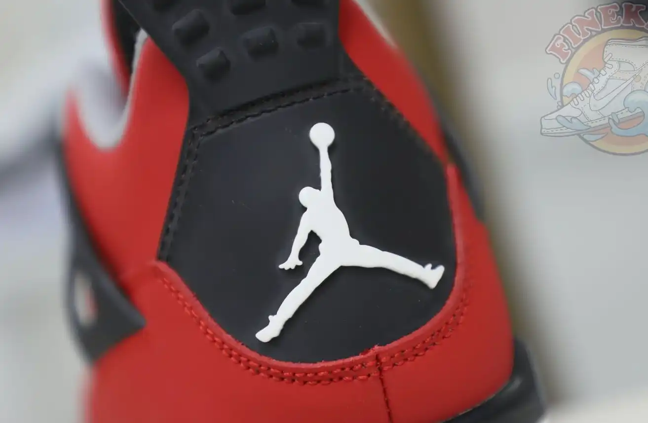 Jordan Air Jordan4 RetroToro Bravo