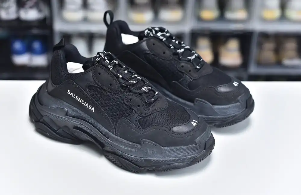 hype Balenciaga is available in all sizes. You cannot place an order on the website. You can contact customer service to purchase.BLGA Triple S