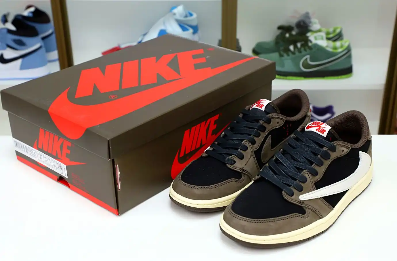 Travis Scott x Jordan Air Jordan 1mLow OG TS SP