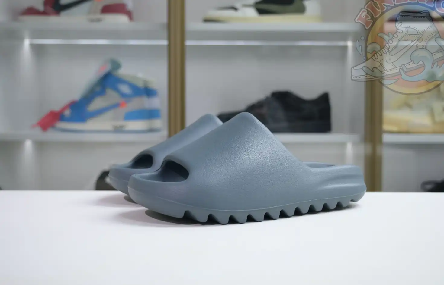 hype adidas originals Yeezy Slide 