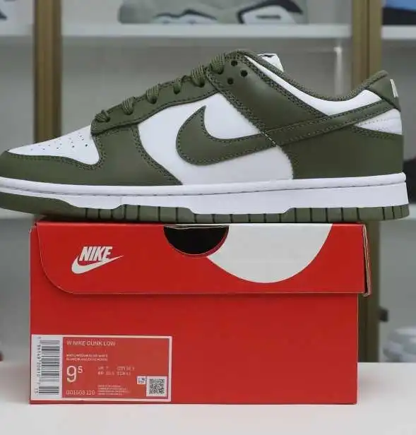 hype Nike Dunk Low "Medium Olive"