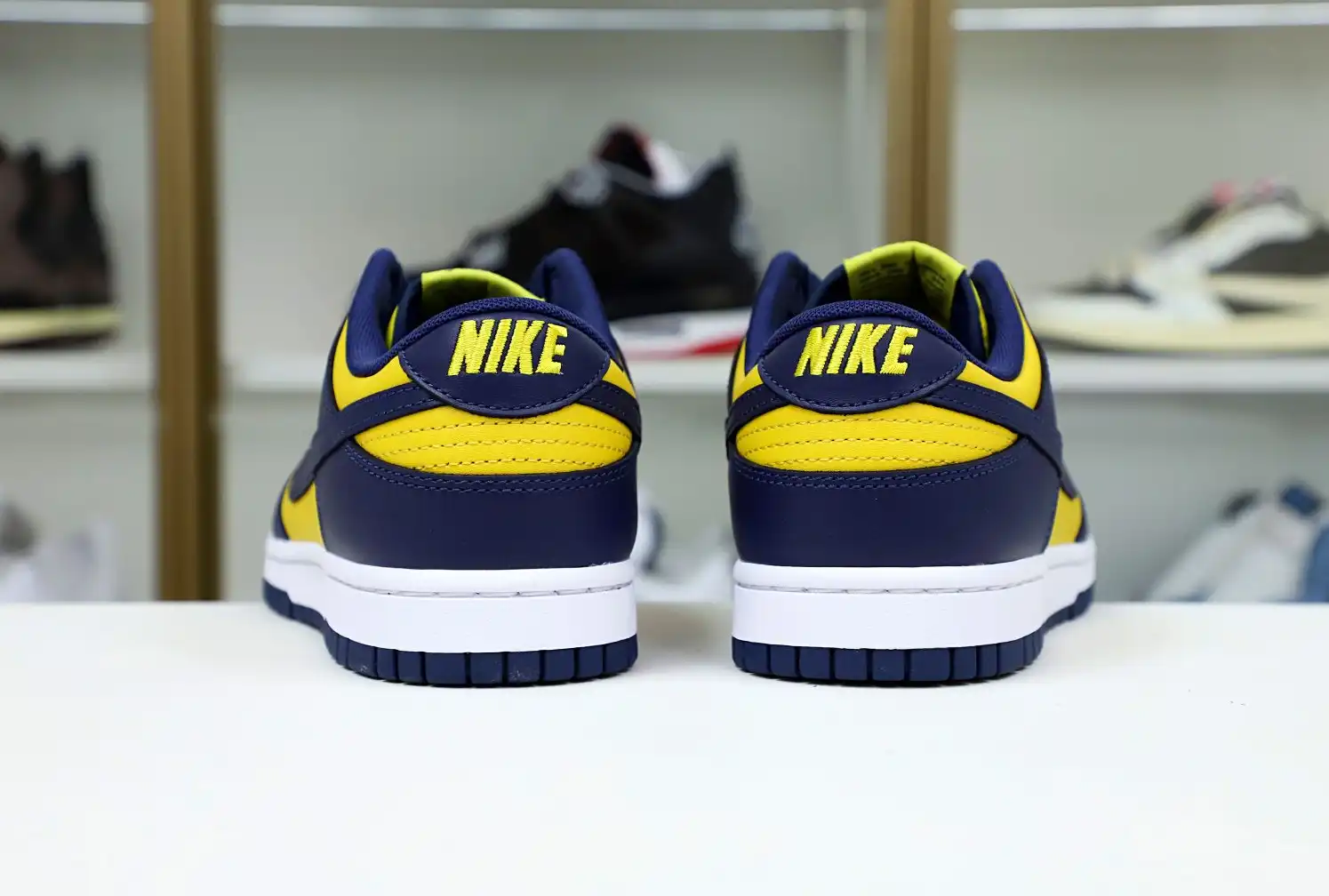 hype DUNK LOW 'MICHIGAN' 2021