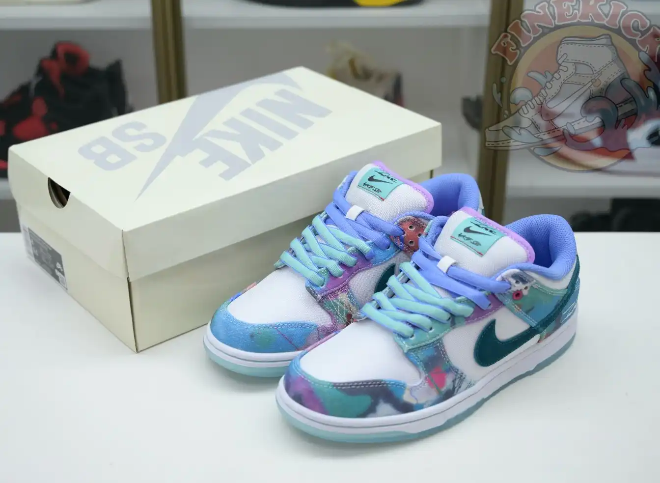 hype Futura Laboratories x Nike Dunk SB