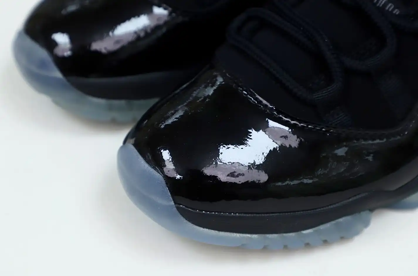 AIR JORDAN 11 RETRO 'CAP AND GOWN'