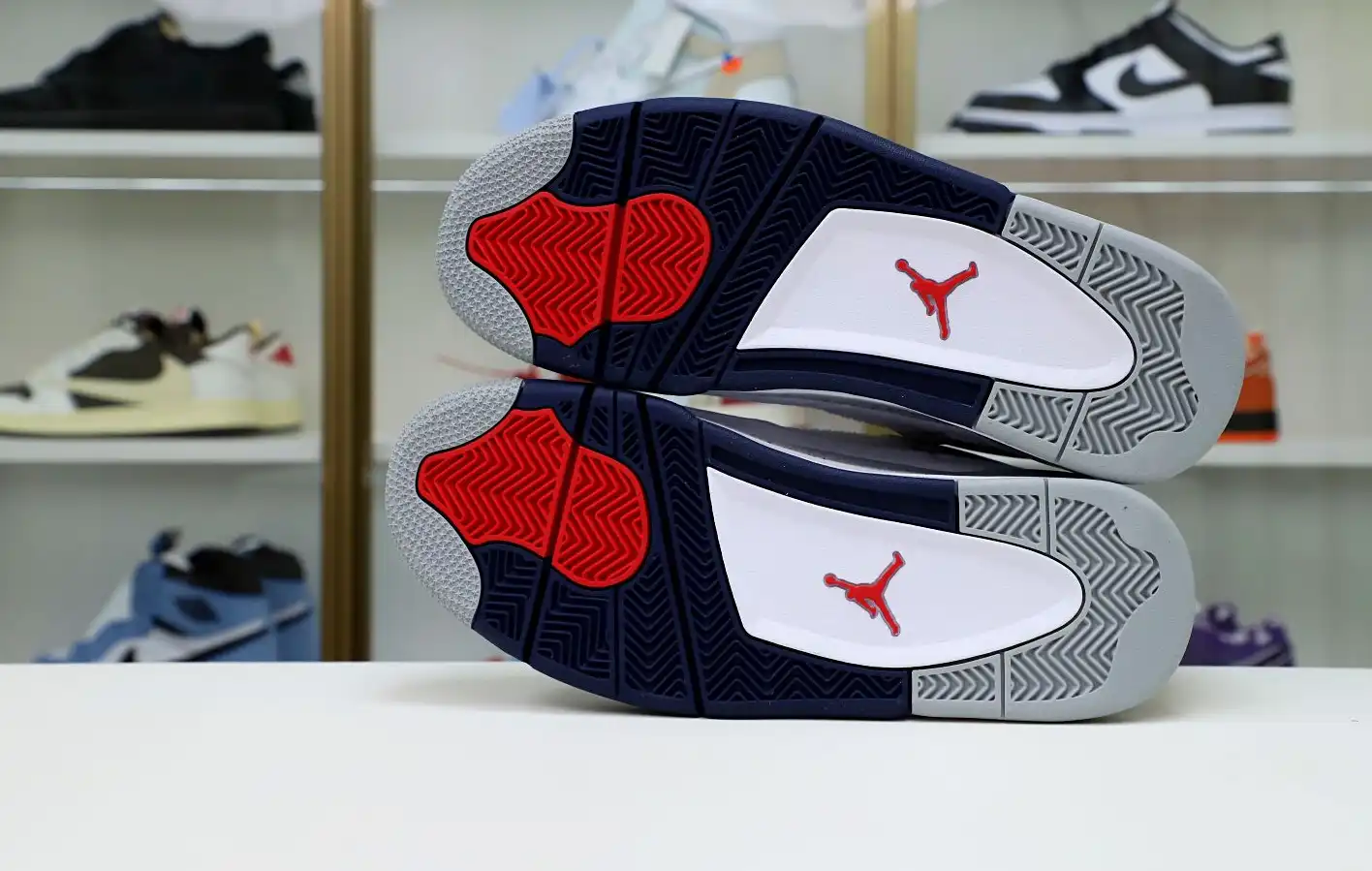 AIR JORDAN 4 RETRO 