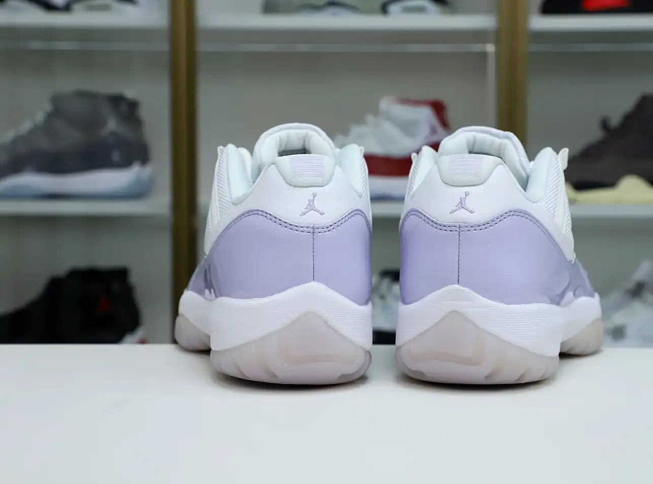 AIR JORDAN 11 LOW PURE VIOLET