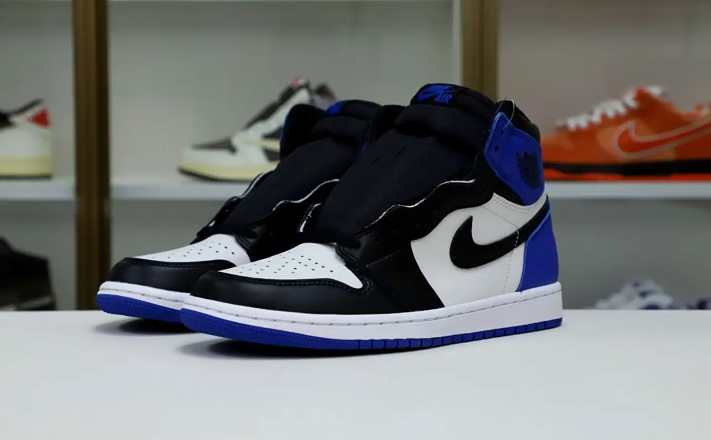 FRAGMENT DESIGN X AIR JORDAN 1 RETRO HIGH