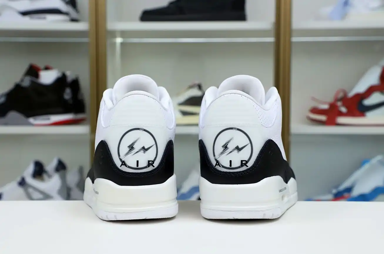 FRAGMENT DESIGN X AIR JORDAN 3 RETRO SP 'WHITE'