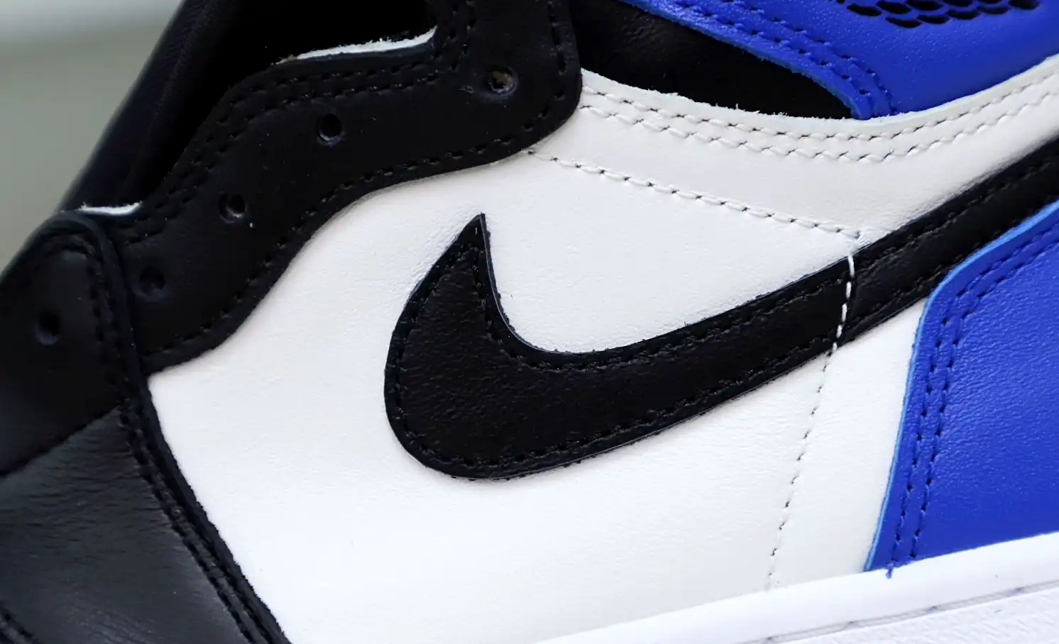 FRAGMENT DESIGN X AIR JORDAN 1 RETRO HIGH