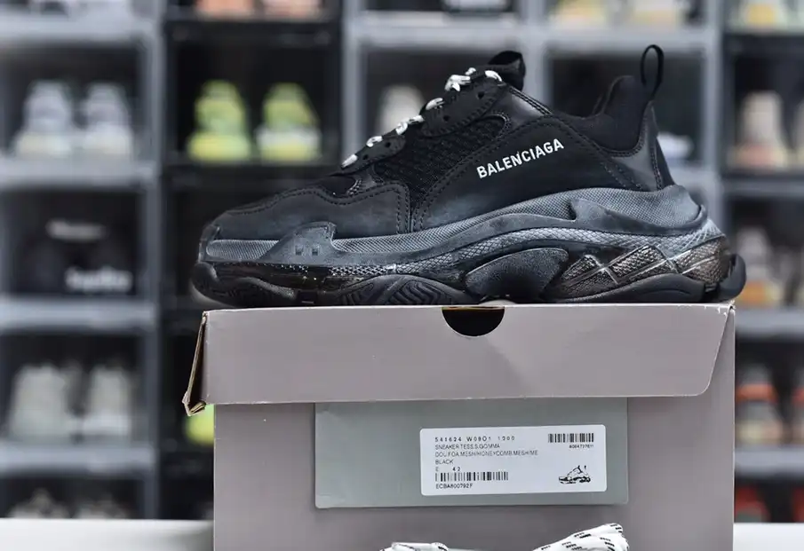 hype Balenciaga is available in all sizes. You cannot place an order on the website. You can contact customer service to purchase.BLGA Triple S