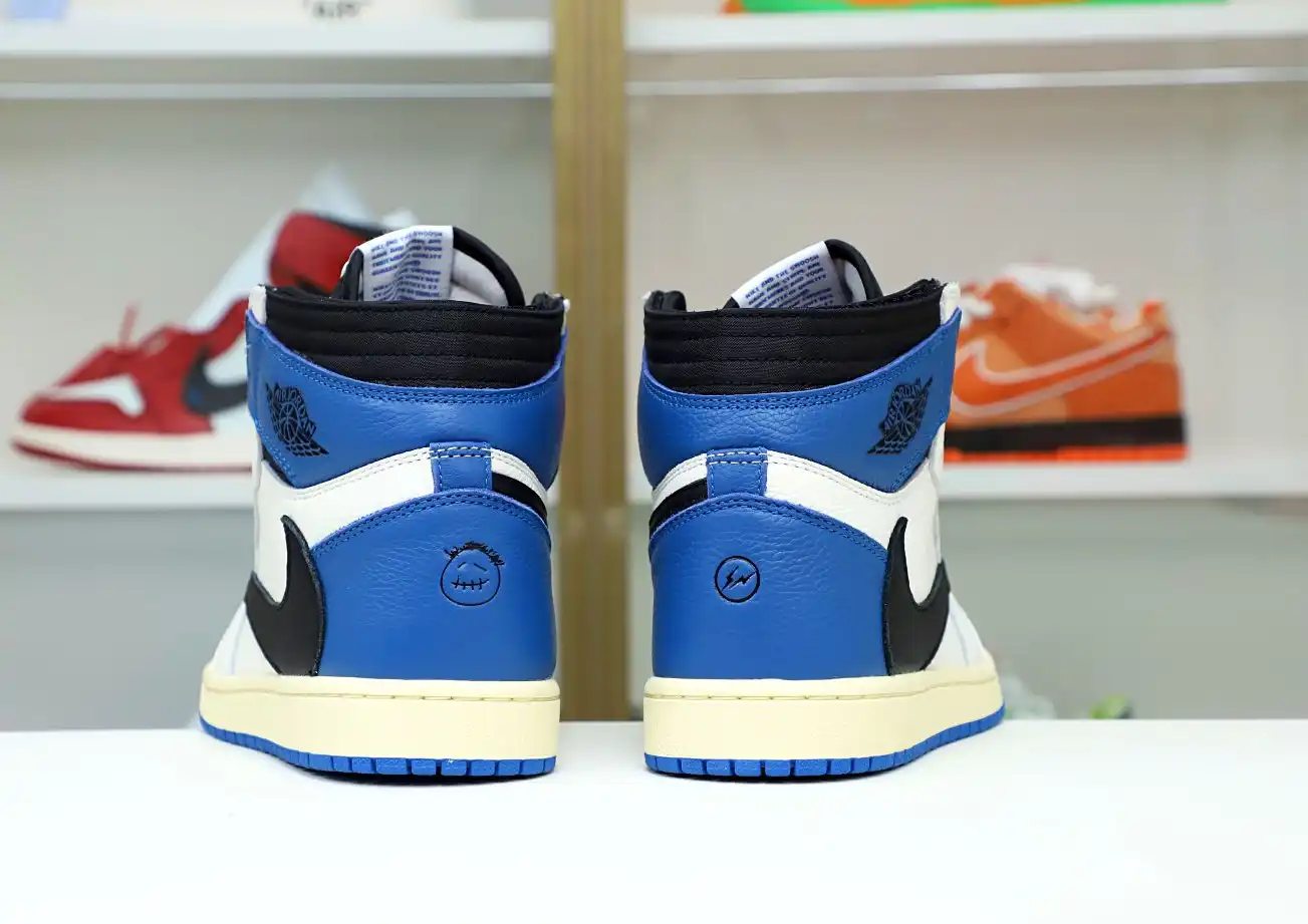 FRAGMENT DESIGN X TRAVIS SCOTT X AIR JORDAN 1 RETRO HIGH