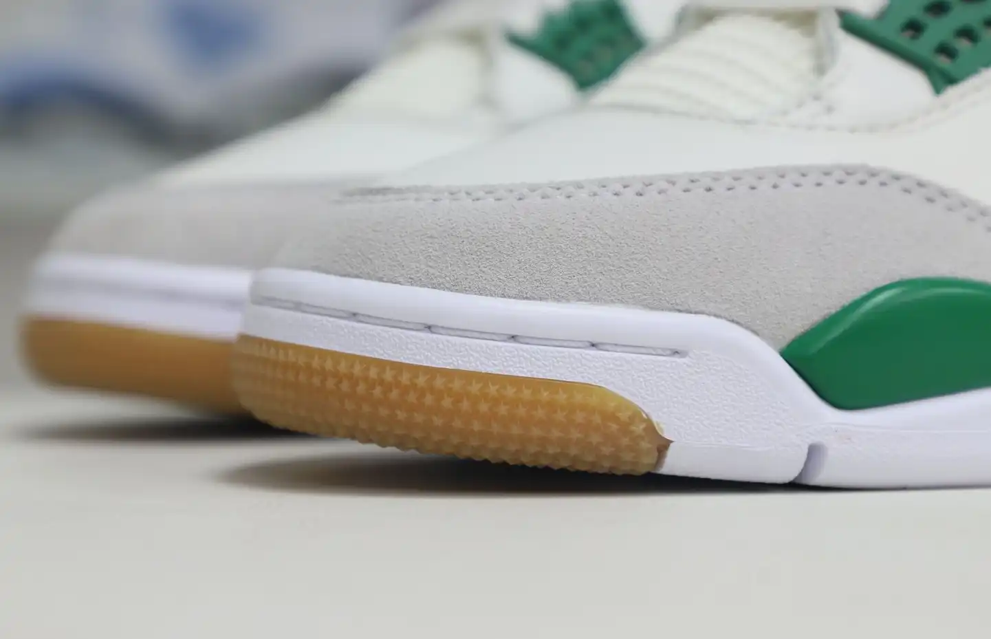 NIKE SB X AIR JORDAN 4 RETRO 'PINE GREEN'