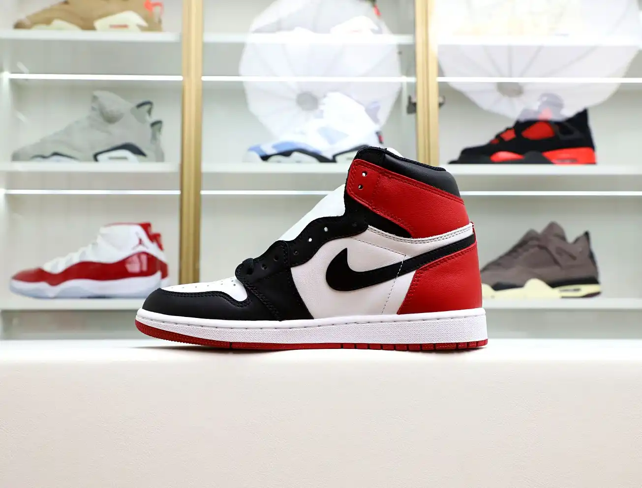 Air Jordan 1 Retro Black Toe (2016)