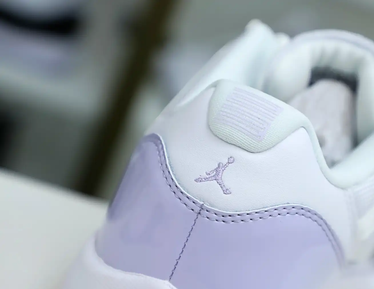AIR JORDAN 11 LOW PURE VIOLET