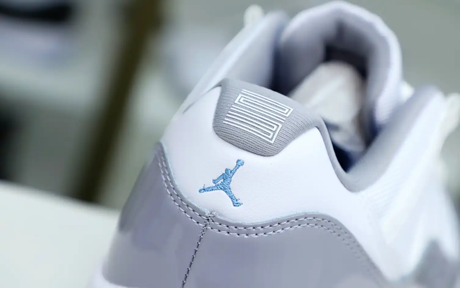 Air Jordan 11 Retro Low 
