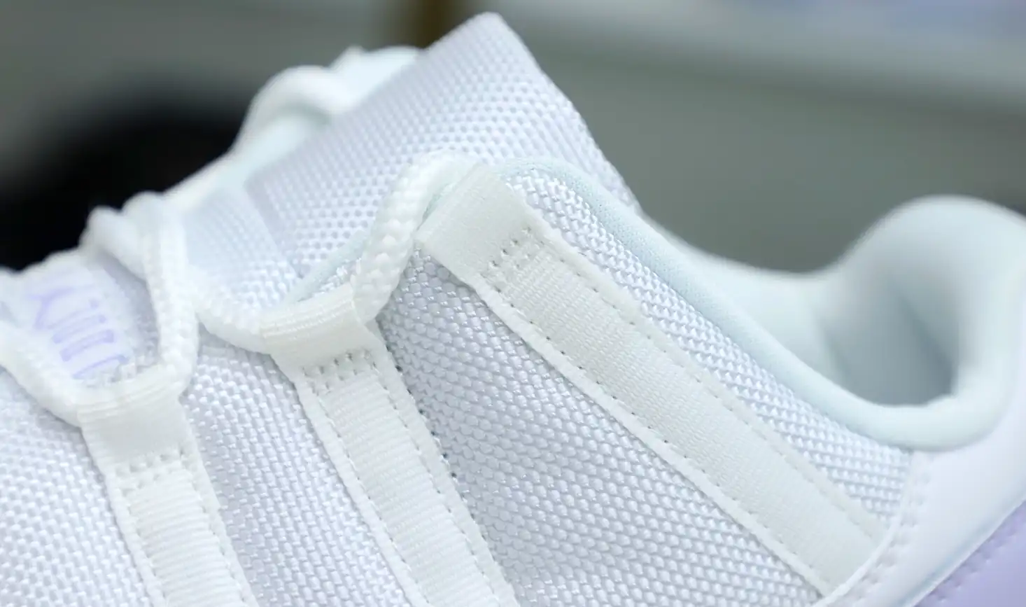 AIR JORDAN 11 LOW PURE VIOLET