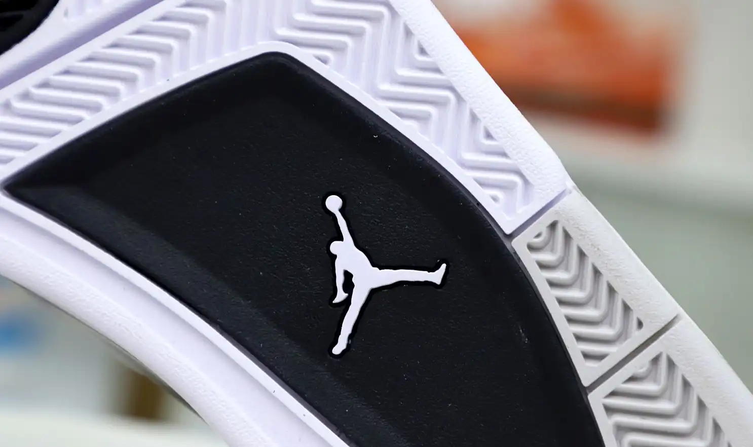 AIR JORDAN 4 MILITARY BLACK