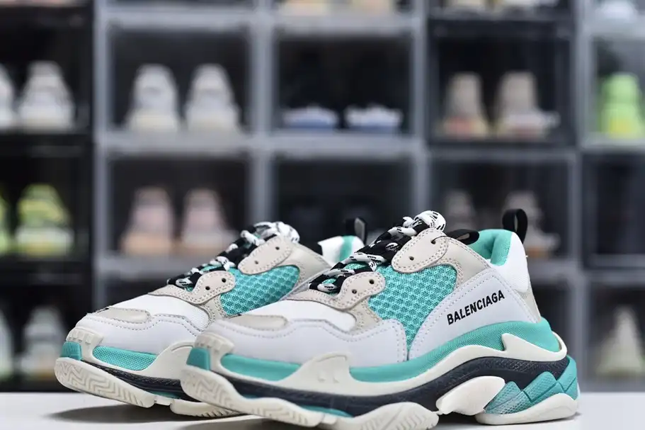 hype Balenciaga is available in all sizes. You cannot place an order on the website. You can contact customer service to purchase.BLGA Triple S