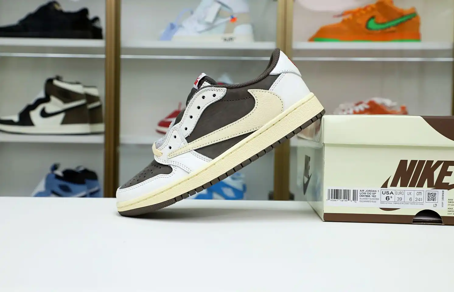 TRAVIS SCOTT X AIR JORDAN 1 LOW OG REVERSE MOCHA
