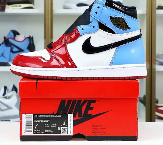 AIR JORDAN 1 RETRO HIGH OG 'FEARLESS'