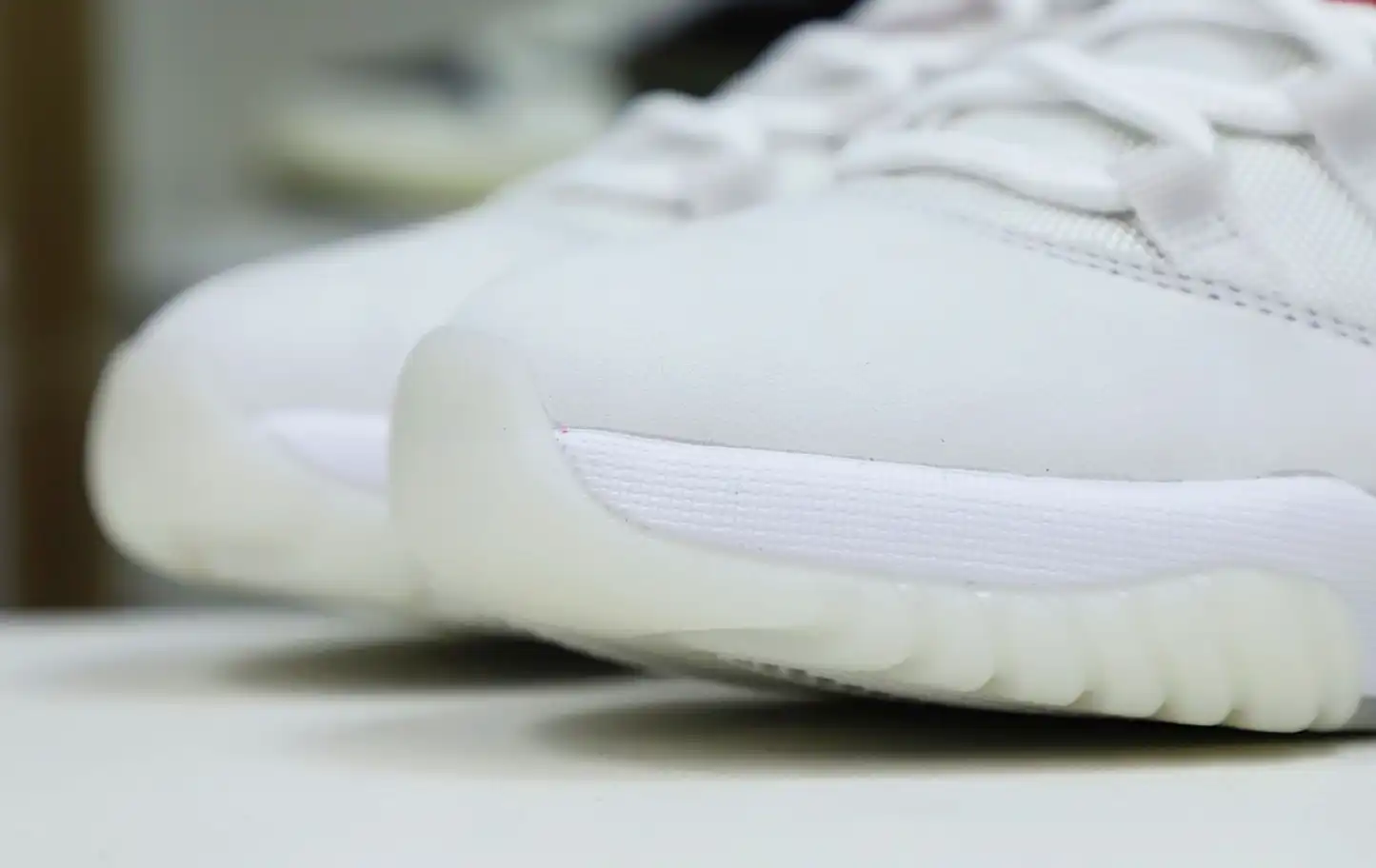 AIR JORDAN 11 XI RETRO PLATINUM TINT