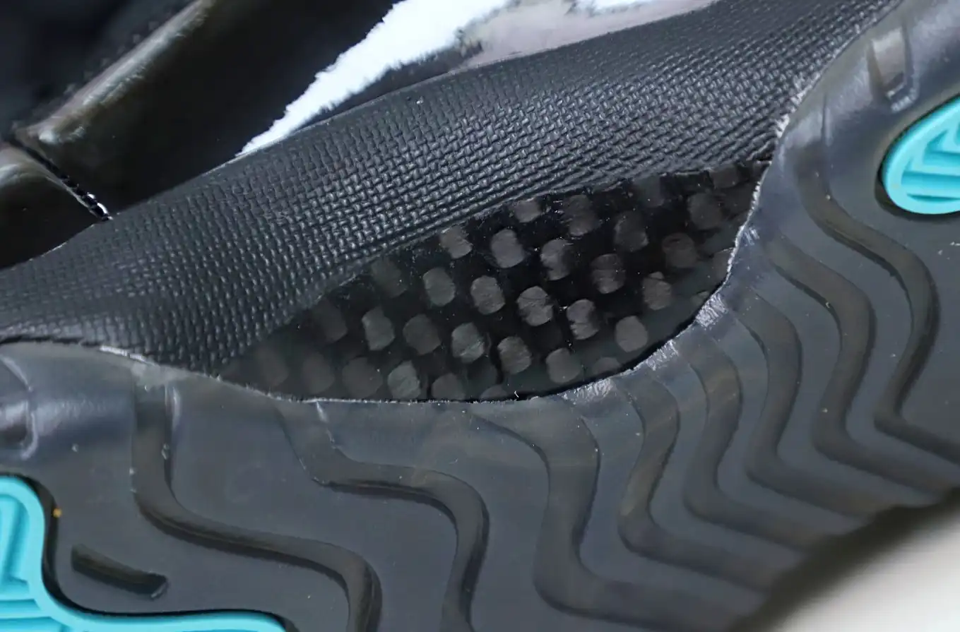 AIR JORDAN 11 RETRO GAMMA BLUE