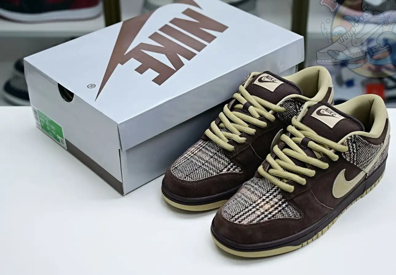 hype Nike Dunk SB Low Tweed