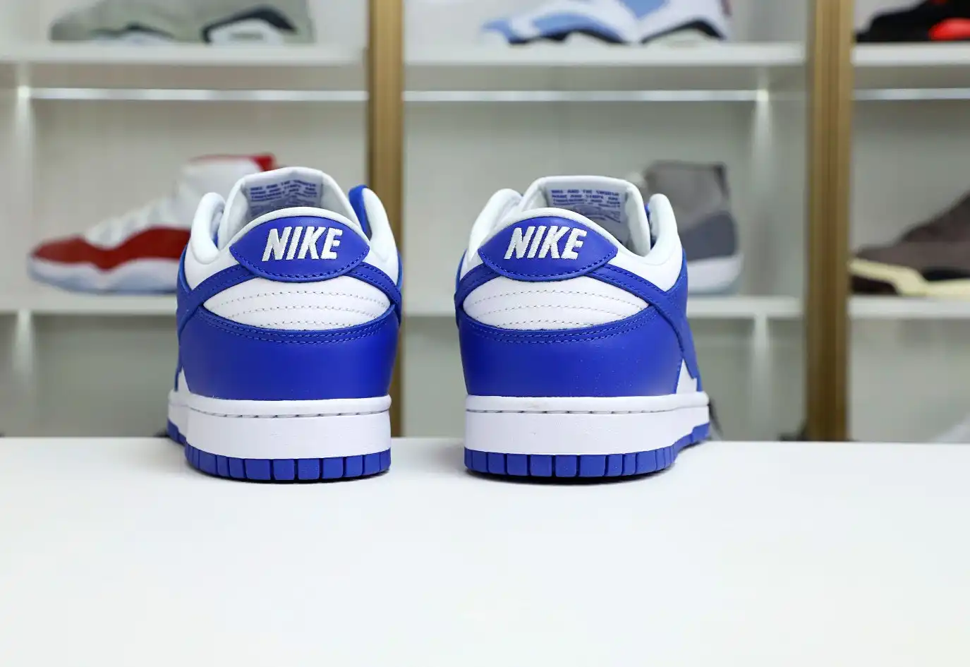 hype Nike Dunk Low  Kentucky