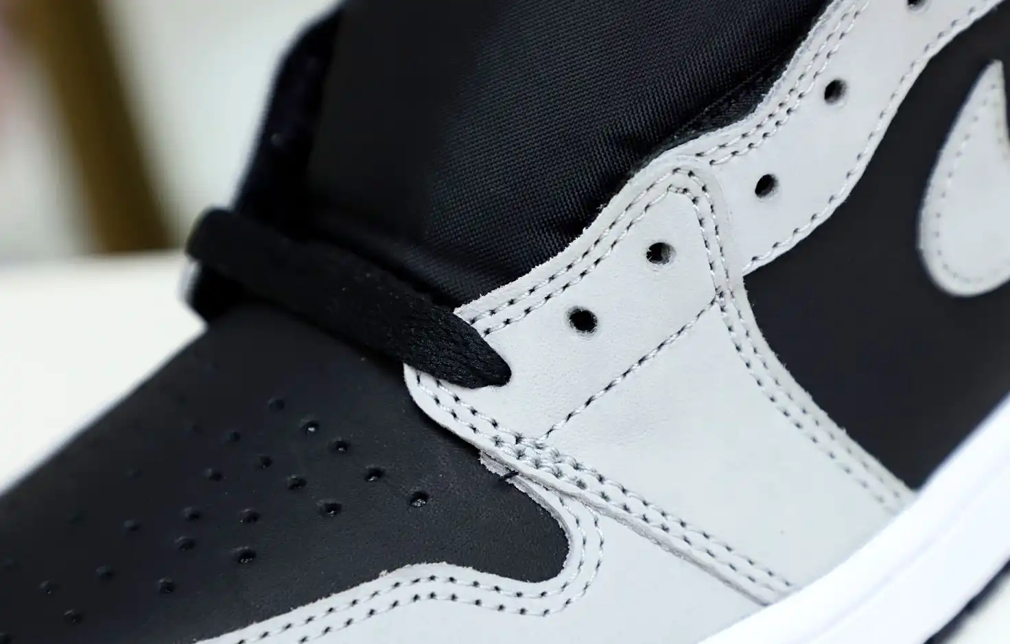 Air Jordan 1 Retro High OG  Shadow 2.0