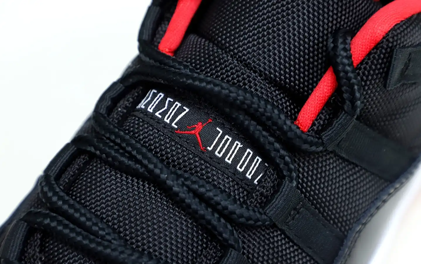 AIR JORDAN 11 RETRO BRED LOW