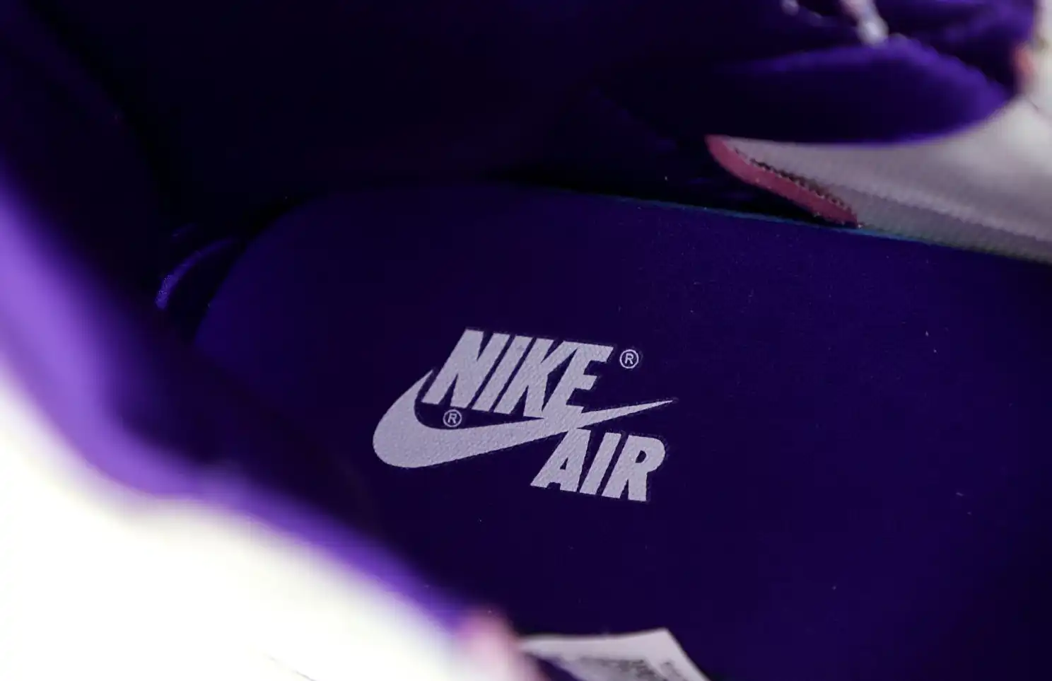 Air Jordan 1 High OG Court Purple