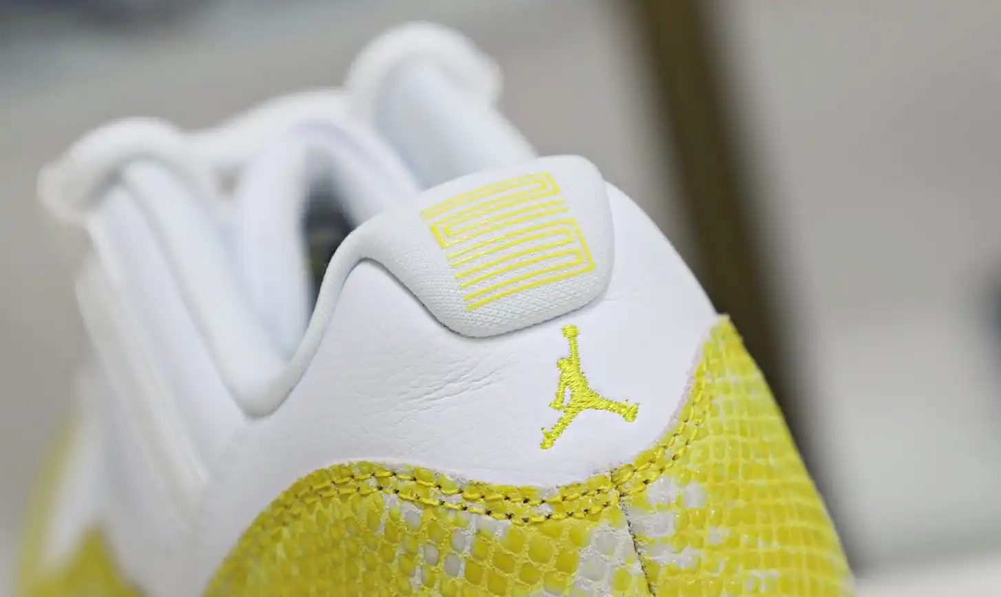 Air Jordan 11 Retro Low