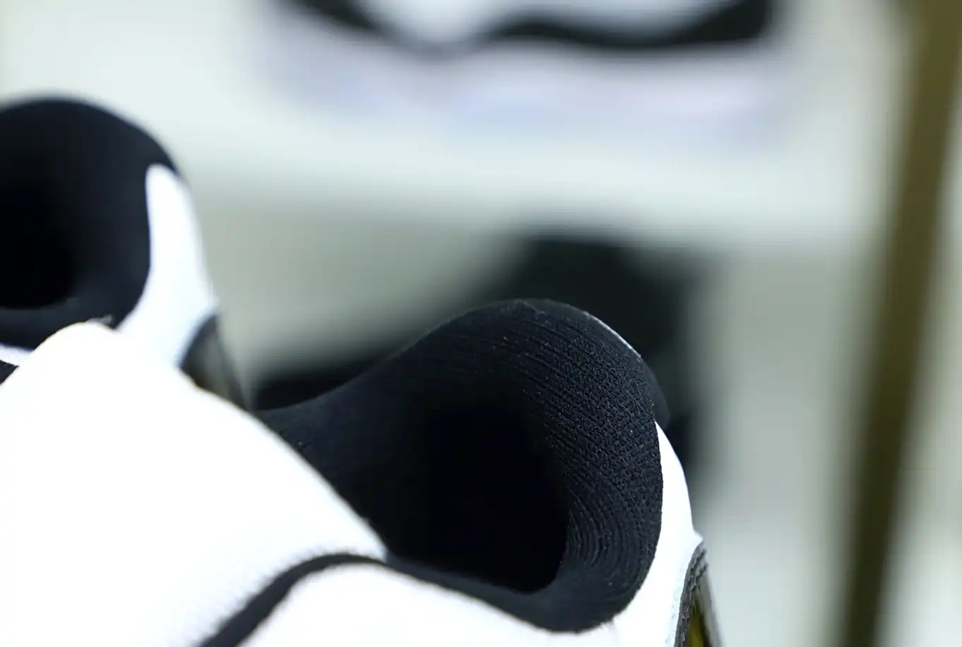 AIR JORDAN 11 RETRO LOW CONCORD
