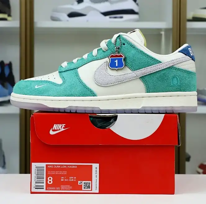 hype KASINA X DUNK LOW 'ROAD SIGN'