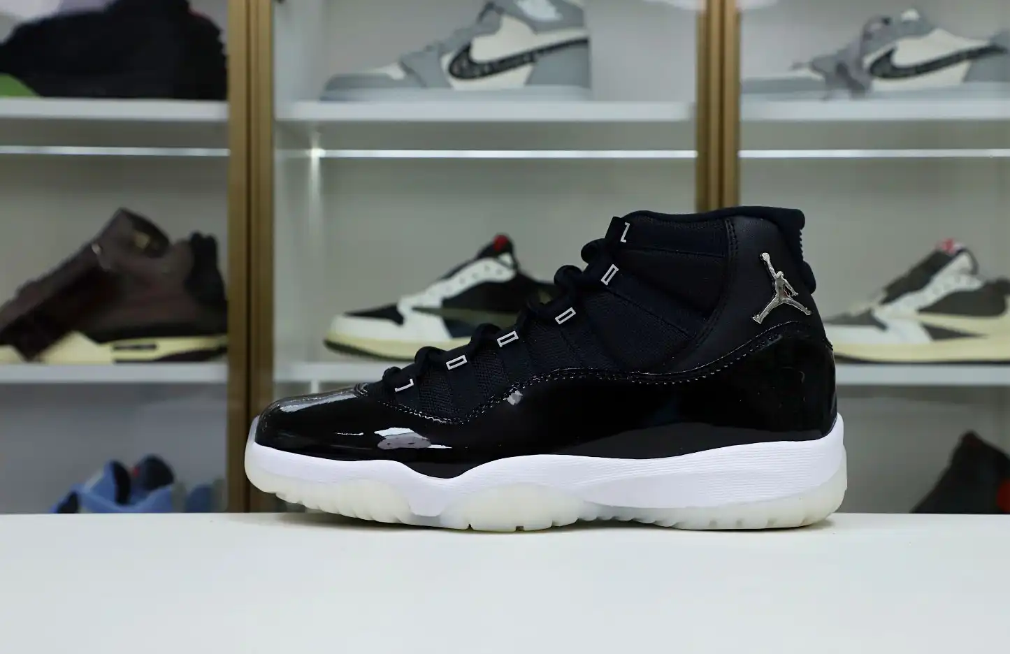 AIR JORDAN 11 RETRO 'JUBILEE   25TH