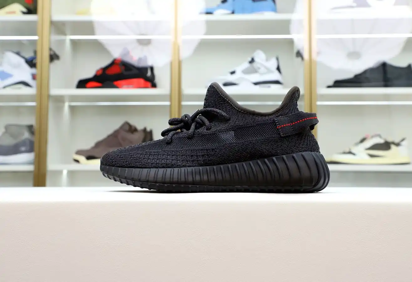 hype YEEZY BOOST 350 V2 'BLACK REFLECTIVE'