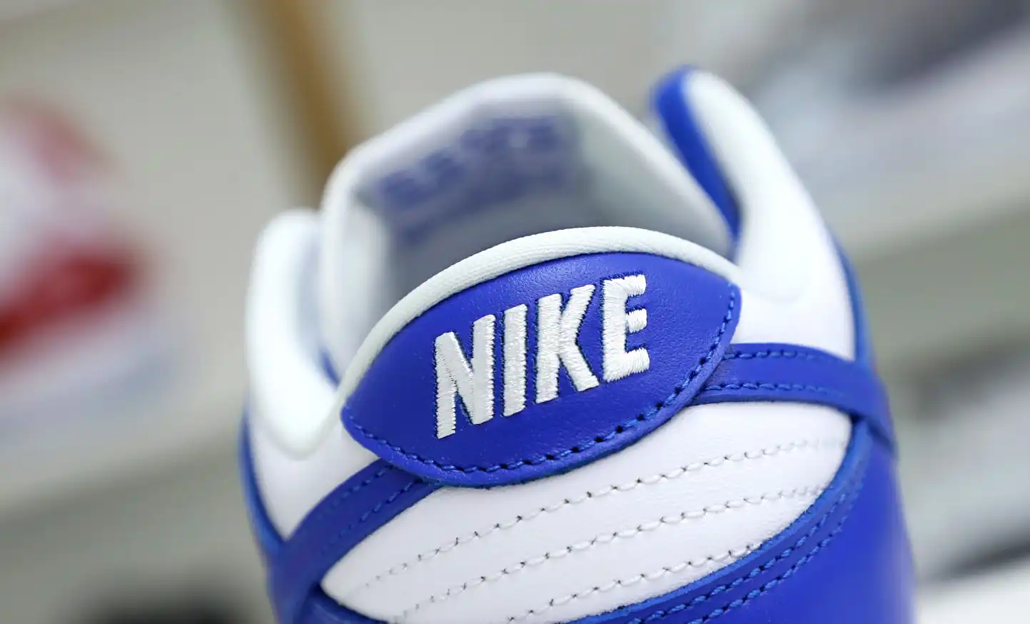 hype Nike Dunk Low  Kentucky