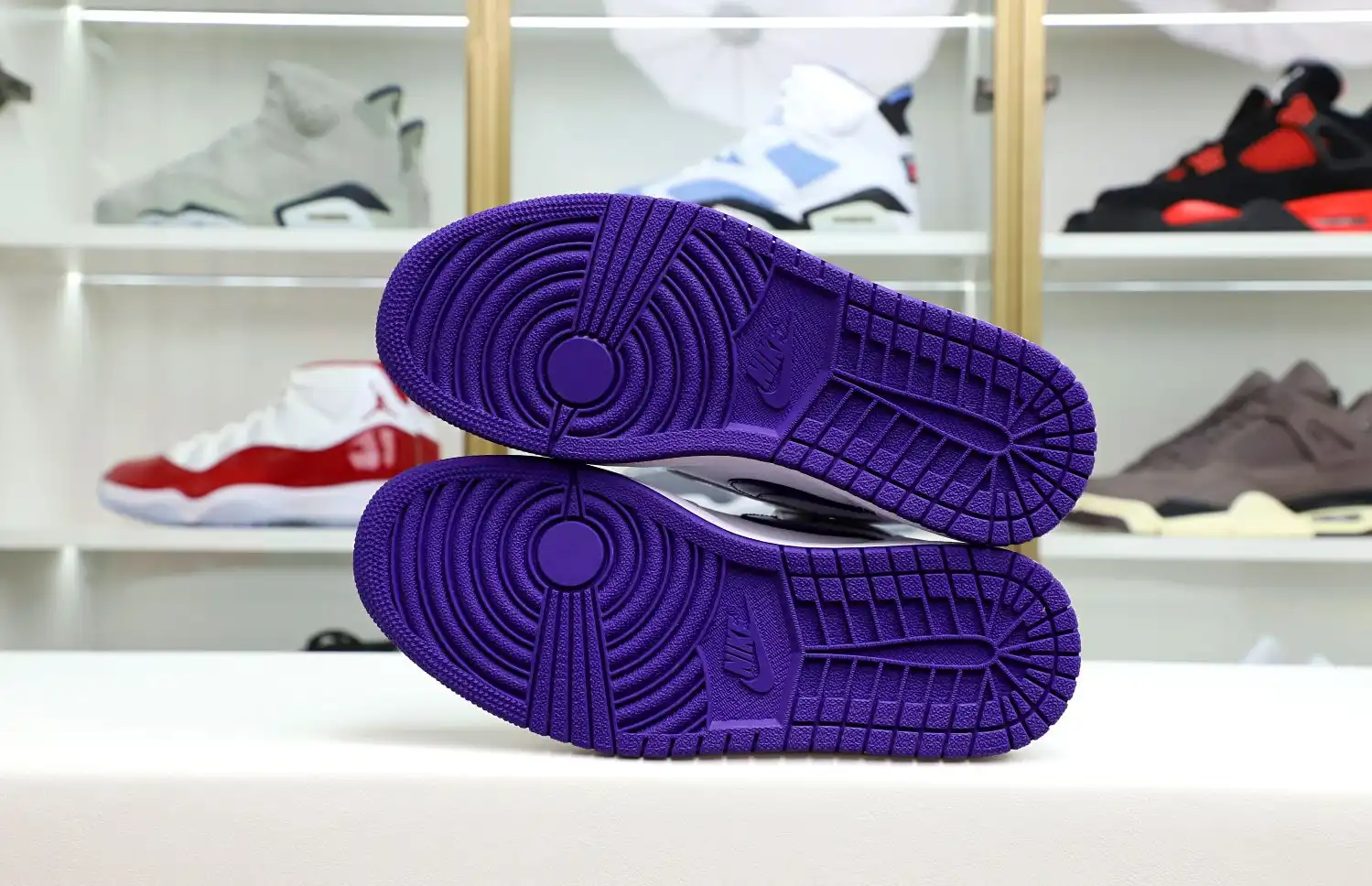 Air Jordan 1 High OG Court Purple